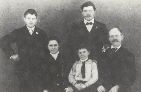 Elizabeth, Albert, Charles Daku (front)  Charles Jr and Ben(back) circa 1908.