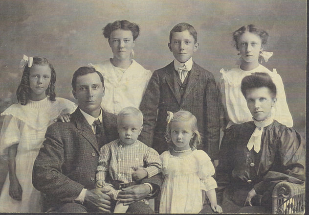 Thomas Simpson & Emma Hethcot with children, including Lowell
